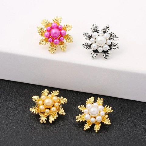 Elegante Spilla A Fiore Di Fiocco Di Neve Con Lega E Perla Artificial Sintetica Per Donna Gioielli Di Moda Anti-Esposizione