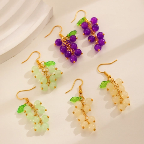 Vintage Hong Kong Style Glass Grape Cluster Drop Earrings Sweet Fruit Design Green Leaf Dangle Earrings For Women Fashion Jewelry