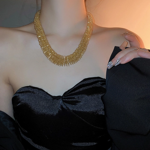 Collar Choker Statement Aleación Color Oro Textura Resorte Grande Estilo Vintage Exagerado Joyería Moda Mujeres
