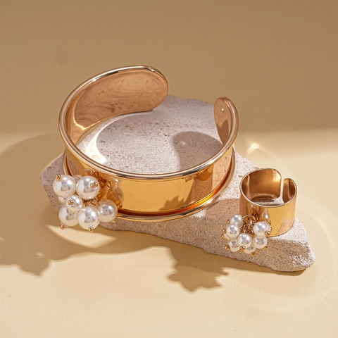 Metallic Gold Jewelry Set With Flower Artificial Pearl Cluster Open Cuff Bracelet And Adjustable Ring For Women Elegant Retro Style