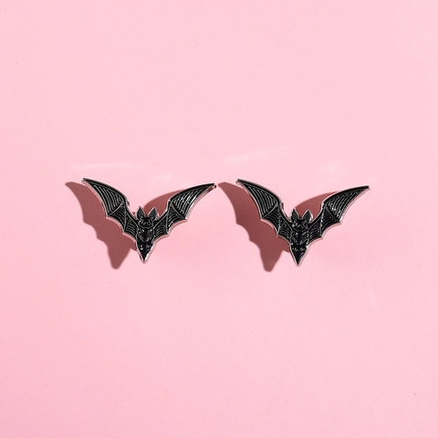 Spilla a Forma di Pipistrello Punk Gothic in Lega Smaltata Pin Animale per Decorazione Vestiti Borsa Halloween Stile Dark Distintivo Unisex