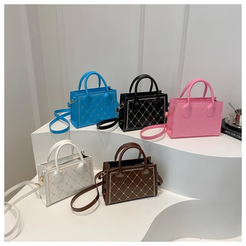 Quilted Diamond Pattern Handbag Women Heart Embroidery PU Leather Crossbody Shoulder Bag Trendy Square Elegant Versatile