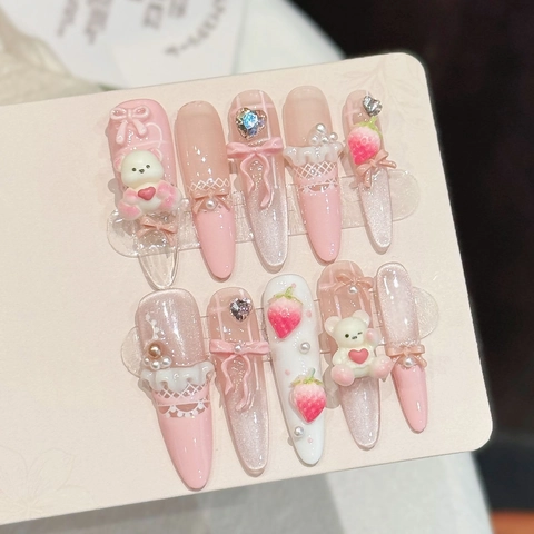 Unghie Finte Fatte a Mano Rosa Orso Fragola Stiletto Lungo Carino Orso 3D Fiocco Perla Strass Unghie Artificiali Riutilizzabili