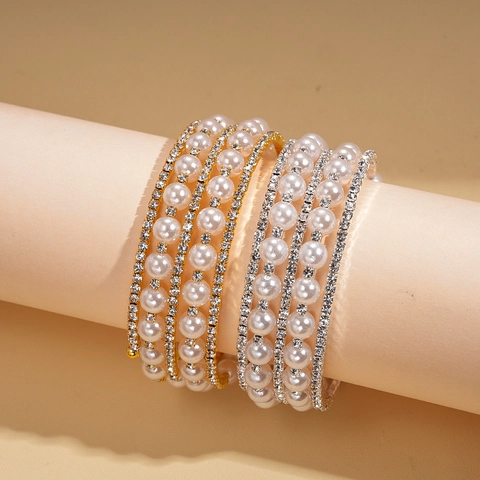 Elegantes Mehrlagiges Künstliche Perlenarmband Für Damen Mit Strass Spiralform Metall Armreif Retro Stil