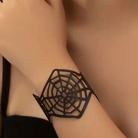 Hollow Spider Web Cuff Bracelet Alloy Gothic Punk Armband For Halloween Party Costume Accessories