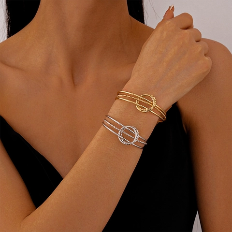 Brazalete Abierto De Tres Capas Hierro Metal Círculo Geométrico Entrelazado Joyería Moderna Minimalista Para Mujeres