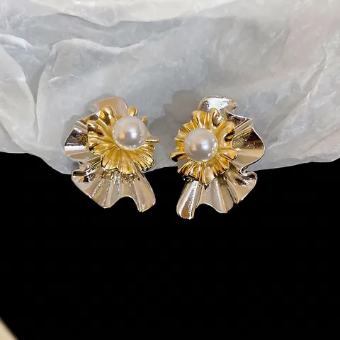 Flower Stud Earrings With Imitation Artificial Pearl Two Tone Corrugated Petals And 925 Sterling Silver Earring Post Women