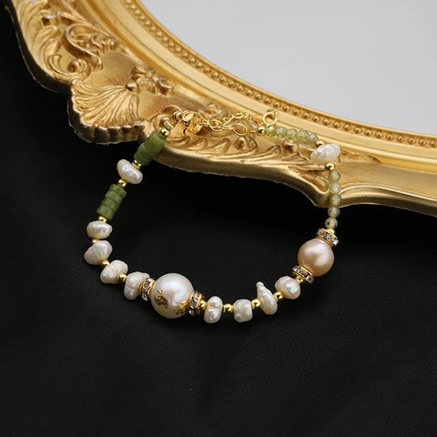 Bracciale Fatto a Mano con Perle d'Acqua Dolce Naturali e Avventurina Verde per Donna Elegante Gioiello di Perline Placcato Oro