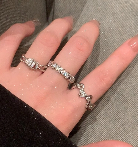 Anello Aperto Minimalista in Rame con Zirconia per Donna Elegante Design Geometrico Intrecciato Gioielli Moda Argento Anello Regolabile