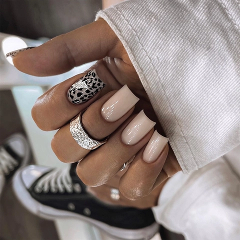 Leopard Print Press On Nails Pink Nude Long Square Artificial False Nails For Women Daily Wear Professional Nail Art