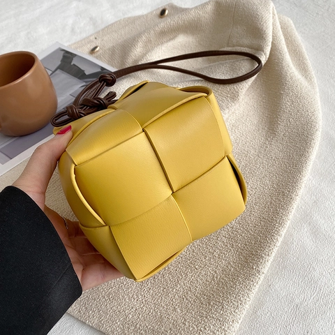 Modische Gewebte Beuteltasche Aus Kunstleder Mini Umhängetasche Für Handy Damen Weiche Kordelzug Schultertasche Vielseitig