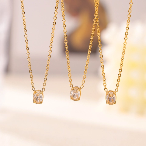 Collier Minimaliste en Acier Titane Plaqué Or Pendentif en Zircone Ovale Chaîne Délicate Collier pour Femme Bijoux de Mode