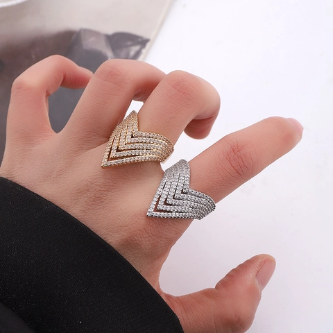 Chevron V-Förmiger Mehrlagiger Ring Kupfer Mit Funkelndem Zirkonia Verstellbarer Modeschmuck Für Damen
