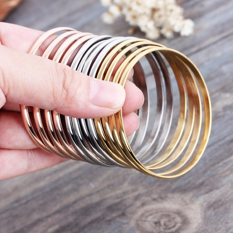 Minimalistische Stapelbare Armreifen 316L Edelstahl Gold Vakuum Beschichtet Hochglanzpoliert Dünn Rund Schmuck Für Damen