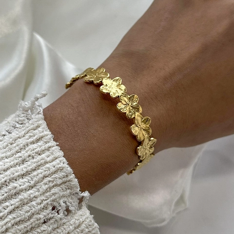 Flower Cuff Bracelet Stainless Steel Adjustable Gold Plated Retro Textured Floral Design Bangle For Women