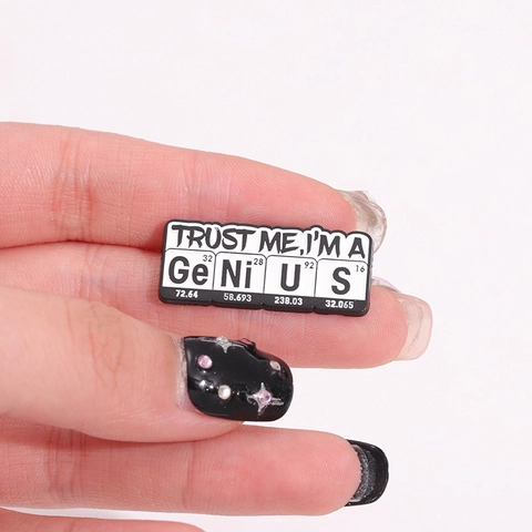 Trust Me I'm A Genius Emaille Pin Chemie Periodiek Systeem Broche Legering Badge Science Geek Cadeau Voor Rugzak Jas Top