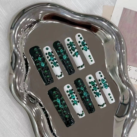 Handmade Luxury Long Coffin Press On Nails Dark Green White Contrasting Color Rhinestone Bow Star Design Elegant Nail Art For Women Daily Party Wear