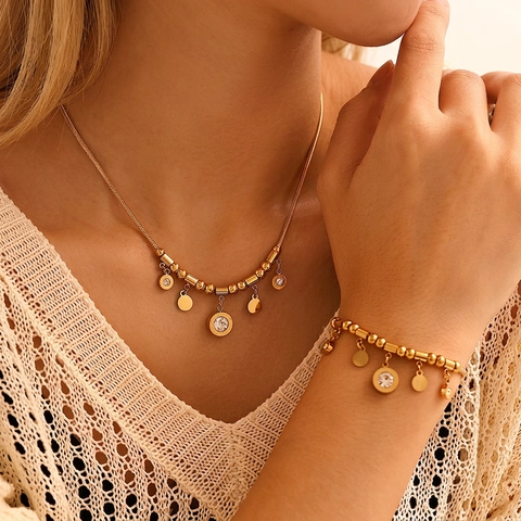 Set di Gioielli in Acciaio Inossidabile Con Numeri Romani Ciondolo in Zirconia Collana Braccialetto da Donna Placcato Oro