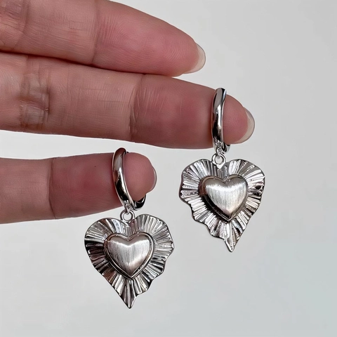 Orecchini a Cerchio a Cuore Placcati in Argento Vintage Con Perno in Argento Sterling 925 Design Plissettato Pendente a Cuore 3D per Donna