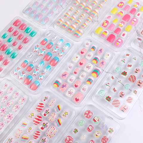 Kids Press On Nails Plastic Cartoon Christmas Unicorn Rainbow Patterns Artificial False Fingernails With Jelly Glue