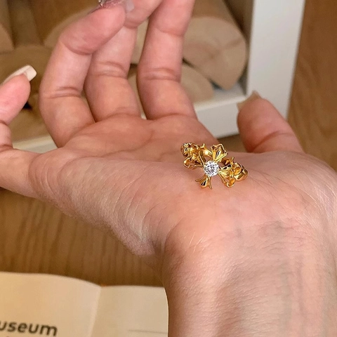 Vintage Gothic Cross Fleur-de-lis Ring For Women Gold Plated Alloy Zircon Adjustable Retro Light Luxury Jewelry