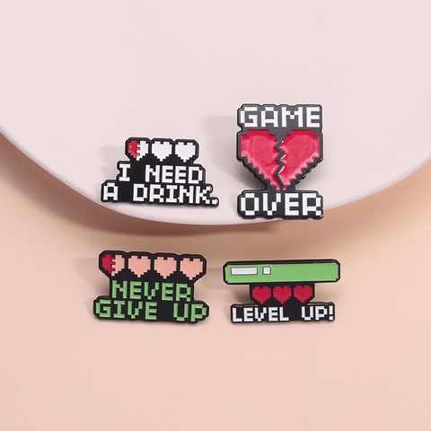Spilla Smalto Gioco Pixel Retro Lega Zinco Cuore Level Up Never Give Up Distintivi Gioielli Regalo Gamers