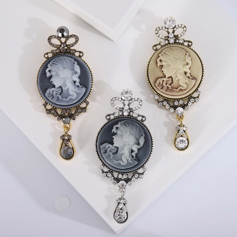 Vintage Cameo Portrait Brooch For Women Alloy Rhinestone Victorian Style Bow Drop Pendant Badge Fashion Jewelry Accessories