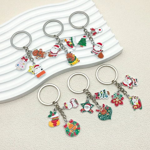 Père Noël Porte-Clés en Alliage de Métal Dessin Animé Festif Pendentif Renne Bonhomme de Pain d'Épice Charme de Sac Bijoux