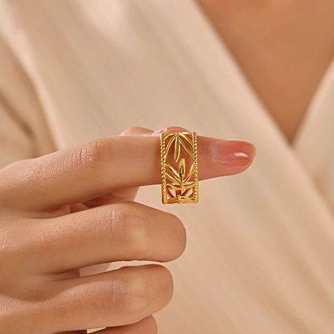 Anillo De Acero Inoxidable Hoja Hueca Ajustable Bañado En Oro De 18K Joyería Minimalista Elegante Para Mujer