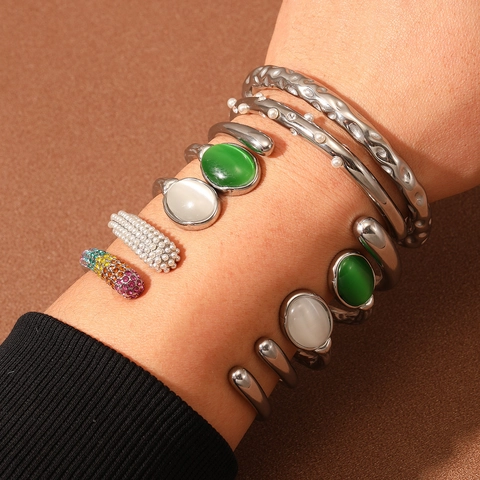 Vintage High-End Stainless Steel Bangle For Women Gold Silver Hammered Texture Open Cuff Bracelet With Rhinestone Artificial Pearl Evil Eye Jewelry