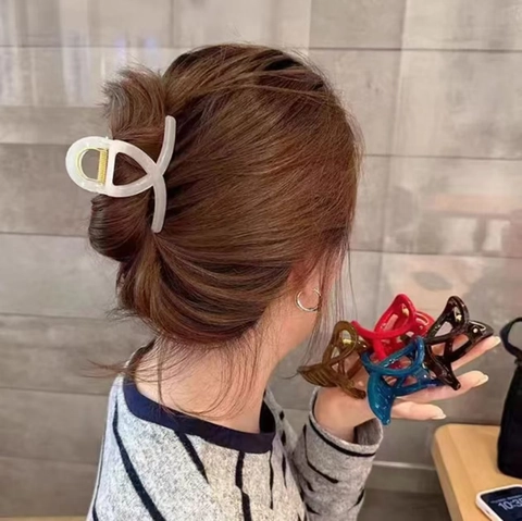 Elegant Hair Claw Clip PC Plastic Twisted Loop Shark Clip Retro French Style Strong Hold Accessories For Women Girls