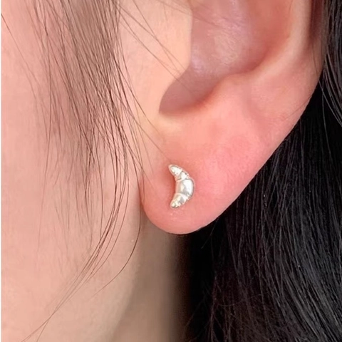 French Croissant 925 Sterling Silver Stud Earrings For Women Minimalist Gold Silver Plated Spiral Moon Stud Earrings Jewelry Gift