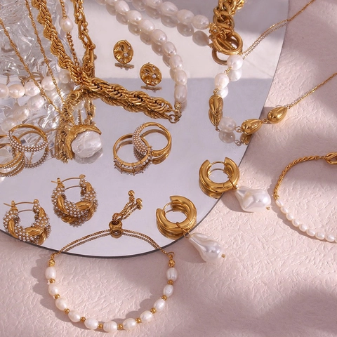 Vintage Stainless Steel Freshwater Pearl Jewelry Set For Women Elegant Gold Plated Rhinestone Necklace Bracelet Earrings