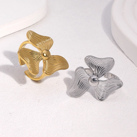 Anillo Abierto De Flor Acero Inoxidable Chapado En Oro De 18K Pétalos Ondulados Diseño De Rayas Joyería Elegante Ajustable