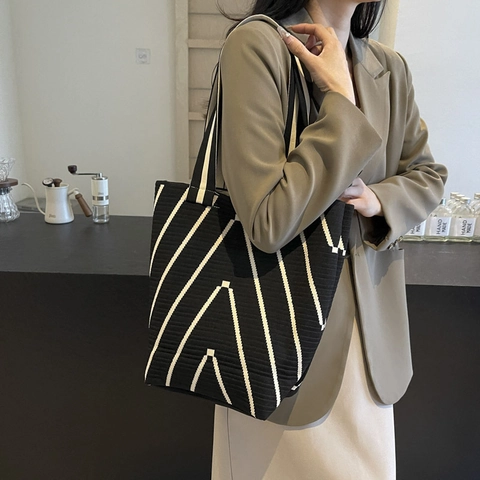 Knitted Tote Bag Women Large Capacity Geometric Stripe Wave Pattern Polyester Minimalist Commuter Shoulder Handbag