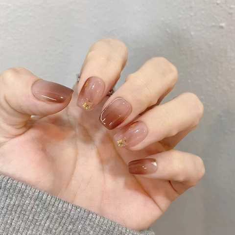 Unghie Finte Corte Ambra Caramello Ombre Foglia D'oro Glitter Gradiente Manicure Elegante Lucida Per Donne