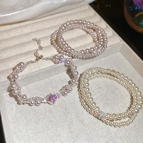 Elegante Meerlaagse Kunstparelarmband Met Zirkoon Geometrische Bedels Mode Luxe Stijl Sieraden Cadeau Voor Vrouwen Roze Steen