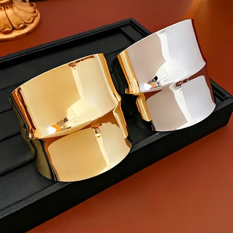 Brazalete Ancho Plisado Irregular Metal Pulido Espejo Pulsera Abierta Ajustable Joyería Moderna Minimalista Para Mujeres