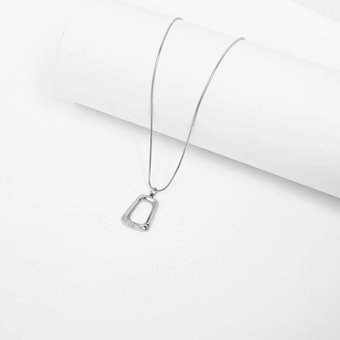 Minimalist Geometric Square Pendant Necklace Stainless Steel Niche Design Elegant Snake Bone Chain Jewelry For Women