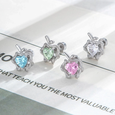 Slang Wikkel Hart Zirkoon Kraakbeen Stud Oorbel Titanium Staal Body Piercing Sieraden Voor Vrouwen Coole Esthetiek
