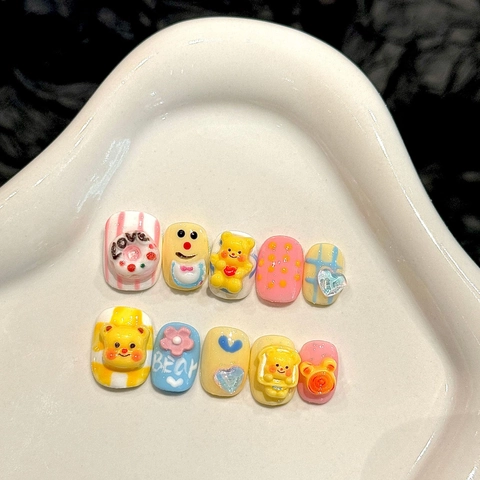 Unghie Finte Artigianali 3D Cartone Animato Orso Cuore Floreale Colore Macaron Stile Dolce Corto Tondo Per Donna
