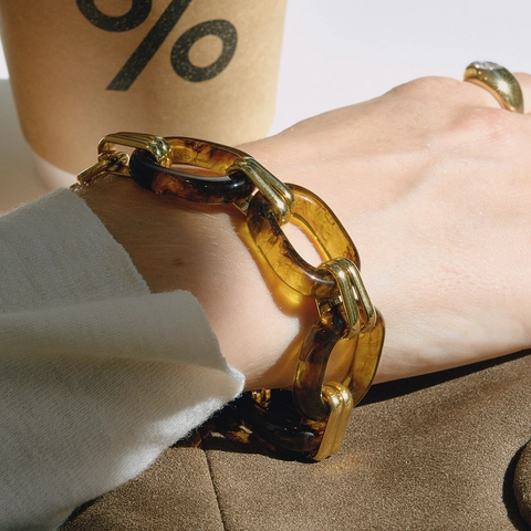 Vintage Stainless Steel Gold Plated Amber Resin Link Bracelet For Women Retro Light Luxury Toggle Clasp Chain Jewelry