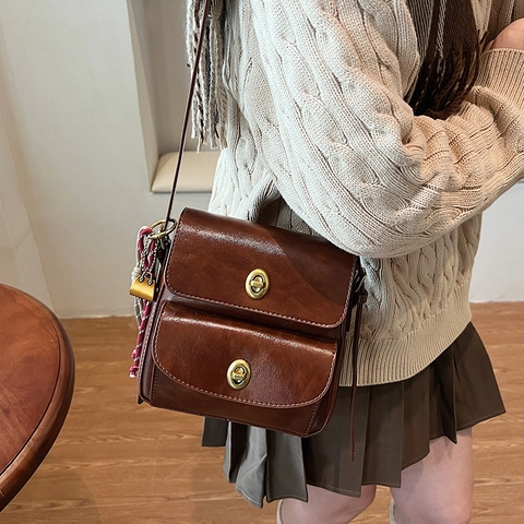 Vintage Women PU Leather Crossbody Bag Double Turn Lock Flip Shoulder Small Square Bag Retro Casual Daily Aesthetic