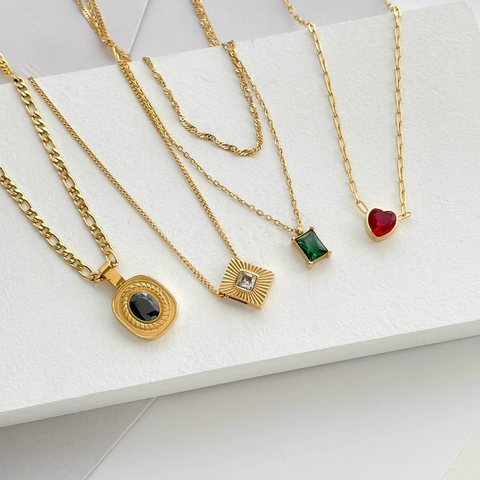 Elegante Collana Con Ciondolo In Acciaio Inossidabile Placcato Oro Con Zircone Gioielli Vintage In Titanio Per Donna