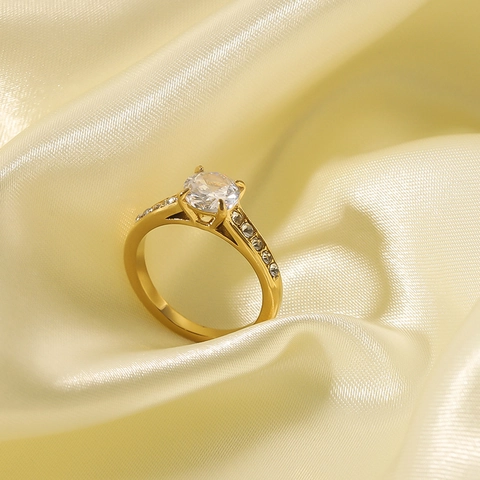 Round Zircon Claw Setting Stainless Steel Ring 18K Gold Plated Vintage Elegant Jewelry Gift For Women