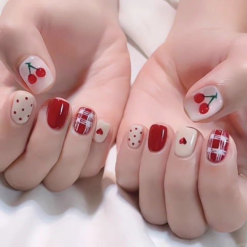 Faux Ongles Courts Carrés Rouge Blanc Cerise Carreaux Cœur Pois Résine Style Doux Pour Femmes