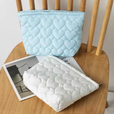 Women Quilted Heart Pattern Cosmetic Bag Large Capacity Travel Makeup Organizer Polyester Handheld Storage Pouch Zipper Bag