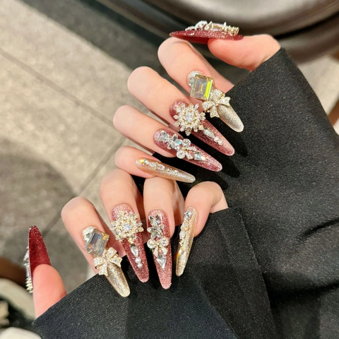 Handgefertigte Künstliche Fingernägel Lang Stiletto 3D Luxus Strass Zirkon Legierung Schleife Schneeflocke Glitzer Für Frauen
