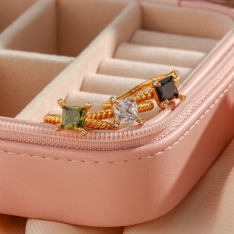 Vintage 18K Gold Plated Stainless Steel Square Rhinestone Ring Twisted Band Geometric Finger Jewelry For Women Party Daily Gift