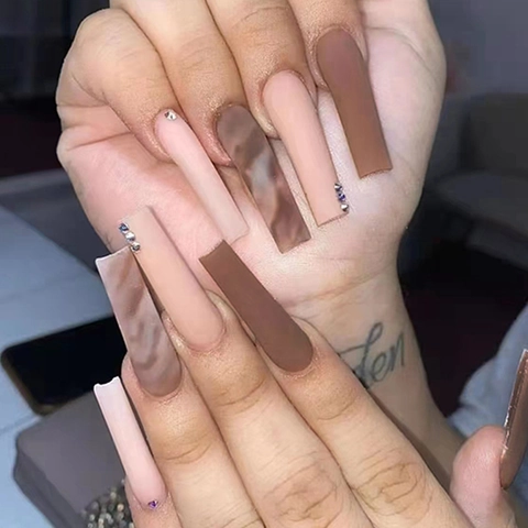 Unghie Finte Lunghe Ballerina Marrone Cioccolato Opaco Rosa Chiaro Trama Marmo Strass Elegante